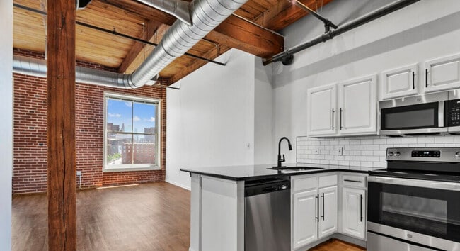 Richard & Conover - Kitchen - Unity Lofts