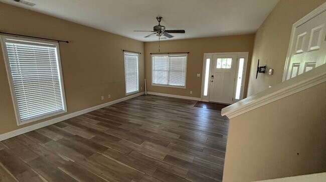 Foto del edificio - 1023 Edenbrooke Cir