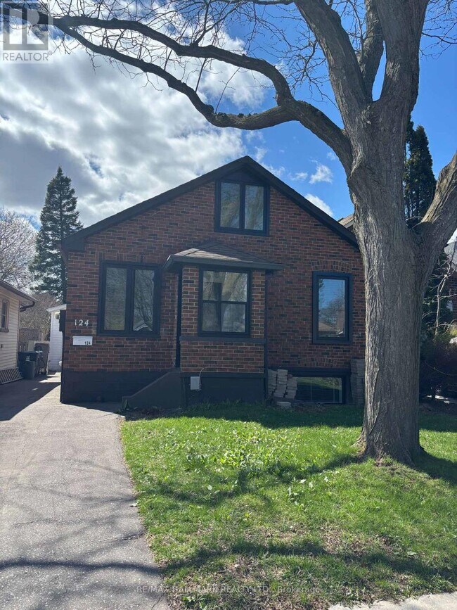 Building Photo - 124 Sandown Ave