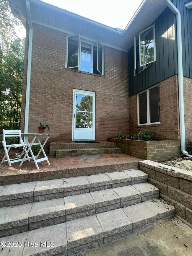 Building Photo - 104 Rolling Hill Ct