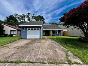 Building Photo - 684 Orangewood Dr