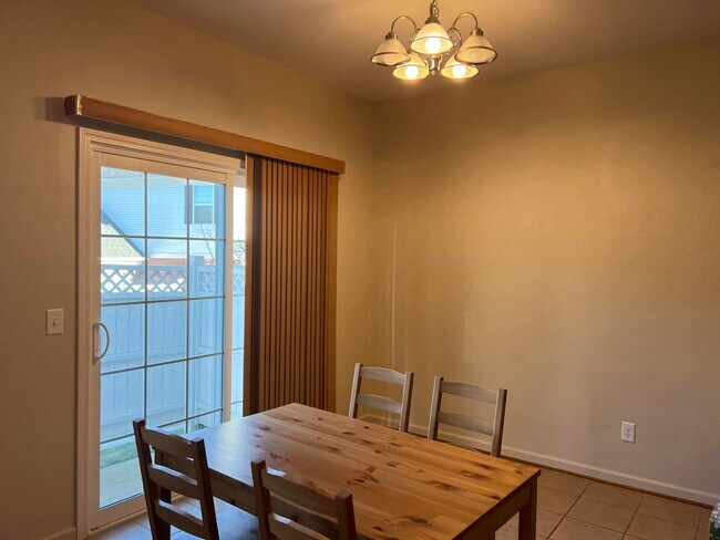 Foto del edificio - 1402 Riversedge Dr