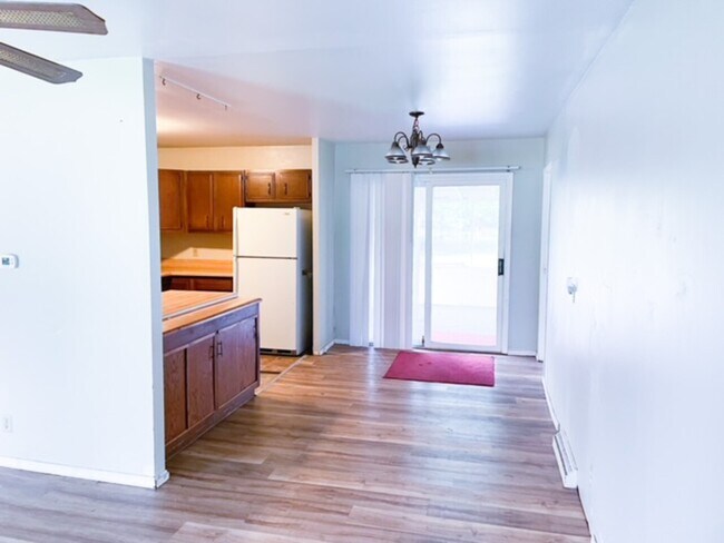 Building Photo - 2818 Westinghouse