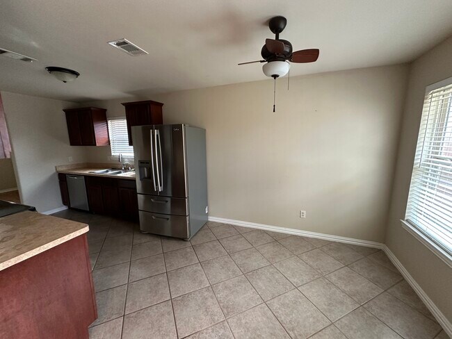 Foto del edificio - 3011 Lockmoor Ln