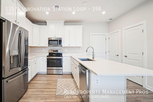 Building Photo - 13574 Innovation Station Lp