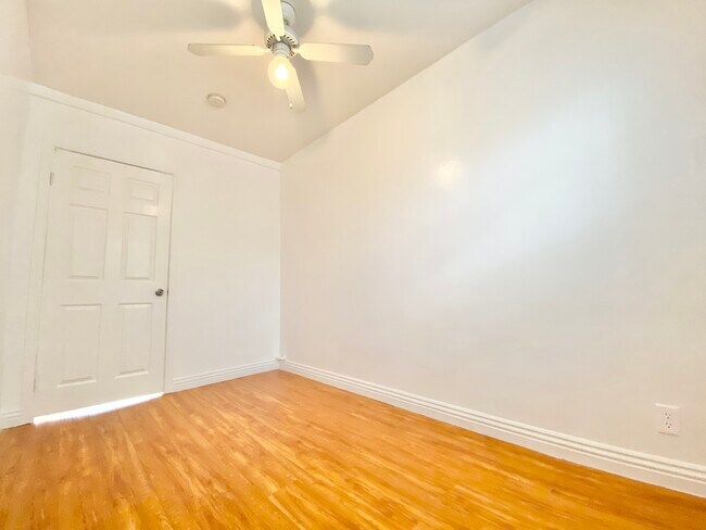 Foto del edificio - 6765 Yucca St