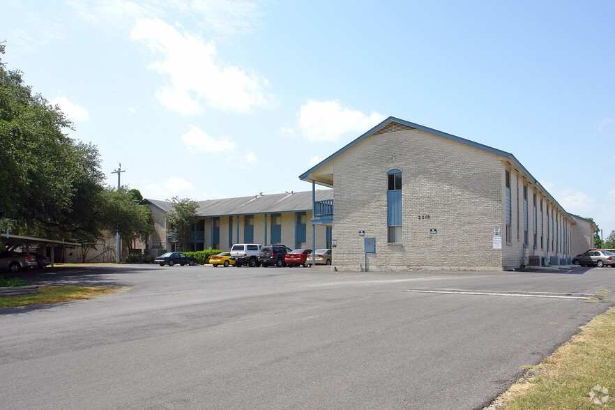 Robinson Manor Apartments Rentals Universal City, TX