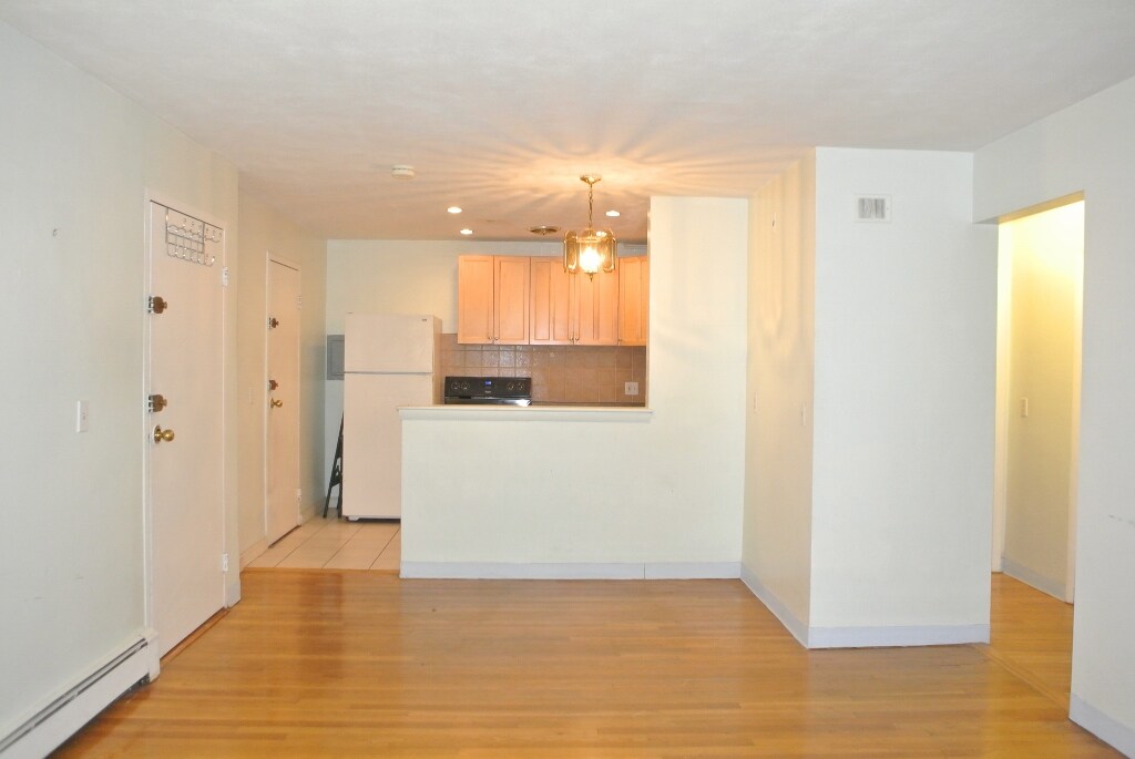 8 Riverside St, Watertown, MA 02472 Condo for Rent in Watertown, MA