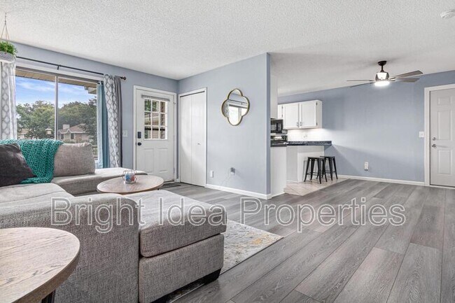 Foto del edificio - 7633 Wedgewood Ct