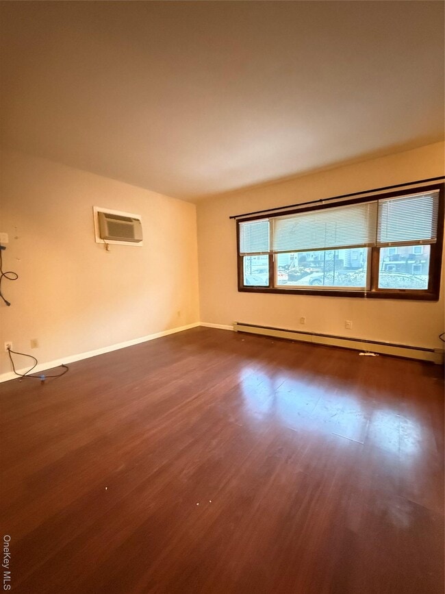 Building Photo - 90 W Main St