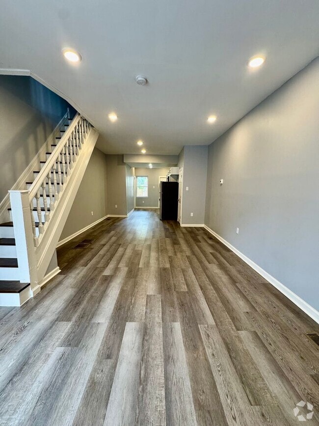 Building Photo - 108 N 56th St