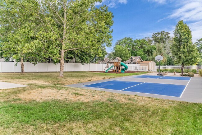 Foto del edificio - Spacious 7 Bed Kaysville Home with Two Kitchens