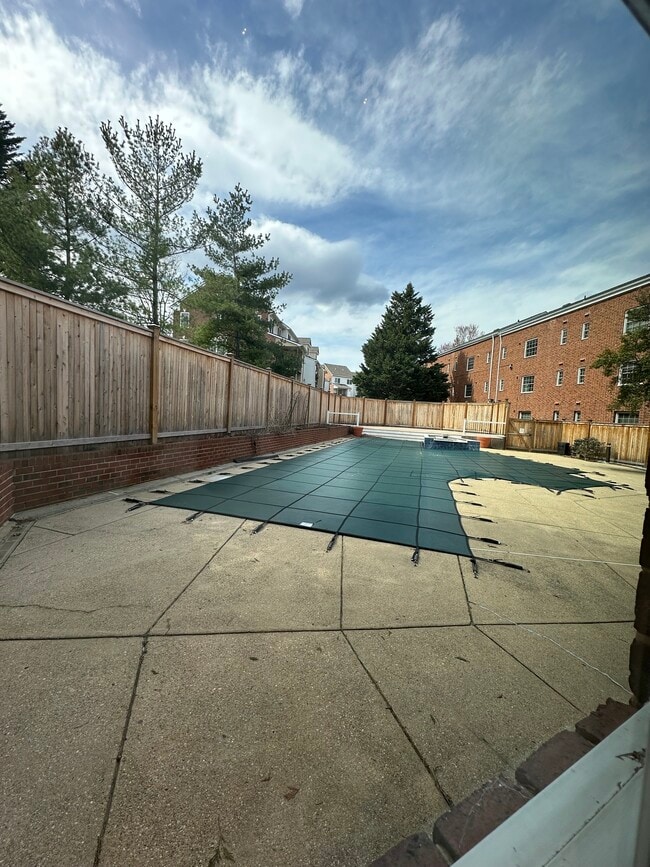 Piscina - 1718 W Abingdon Dr