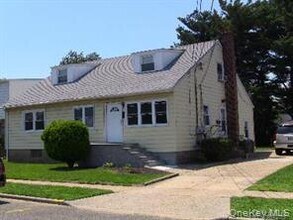 Building Photo - 308 Lucille Ave
