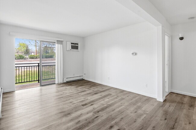 Building Photo - $1,140.95 with $300 off the first month's rent, 1 Bed - 1 Bath, Condo in Denver with Easy Access ...