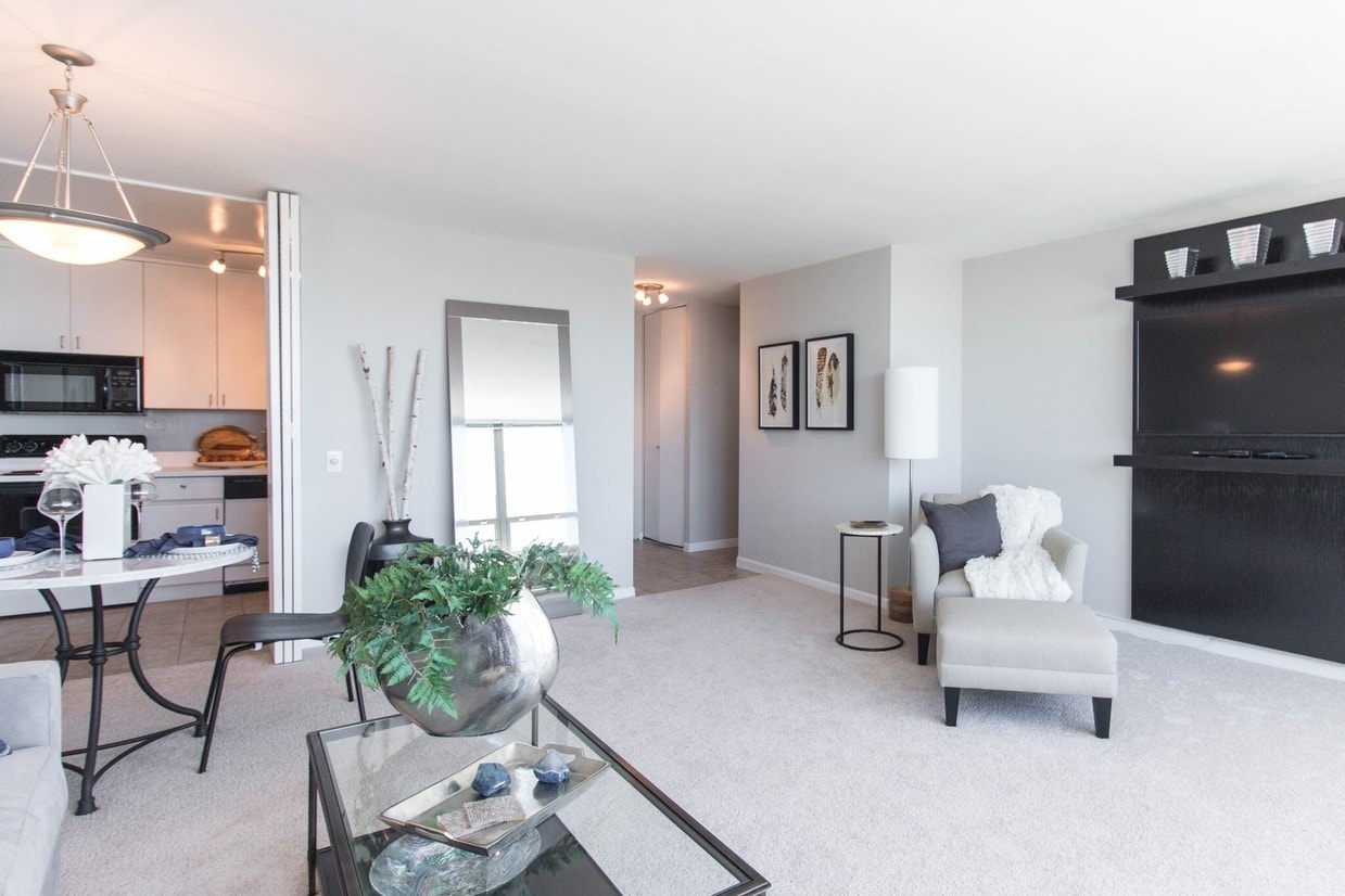 Foto principal - 3750 N Lake Shore Dr