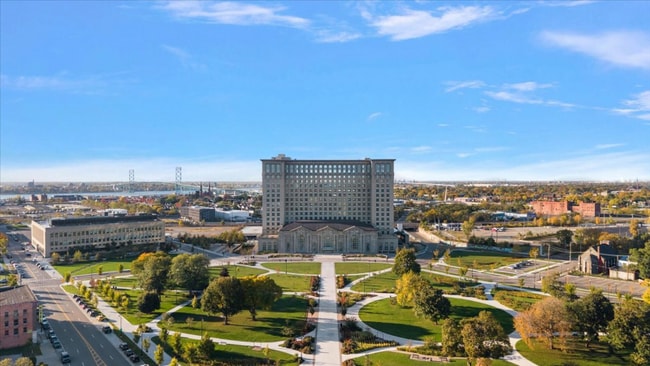 Building Photo - 2028 Pine St