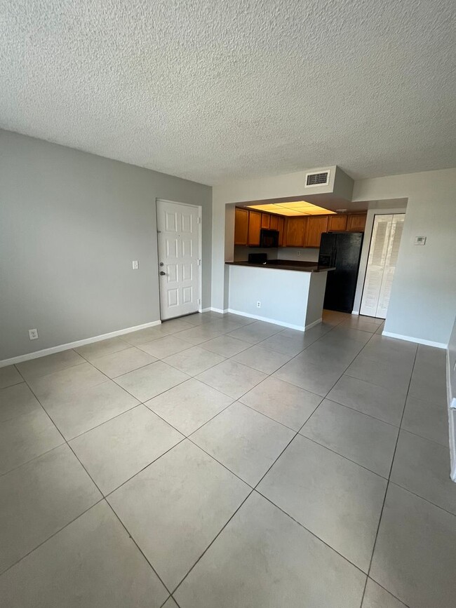 Building Photo - ONE BEDROOM ONE BATHROOM! WATERFRONT COMMU...