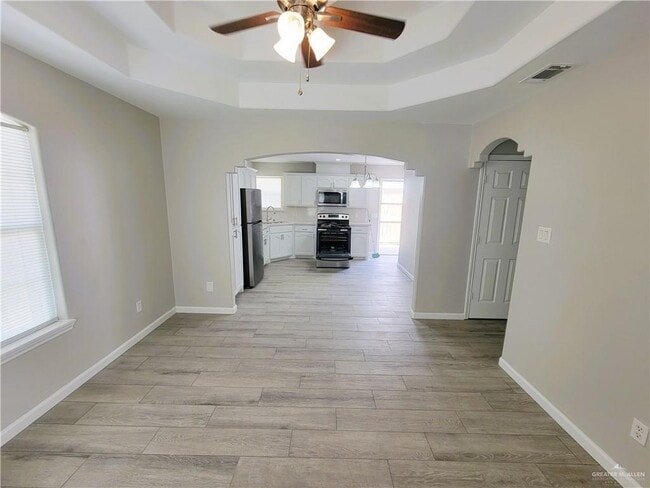 Building Photo - 23 W Candlelight Ln