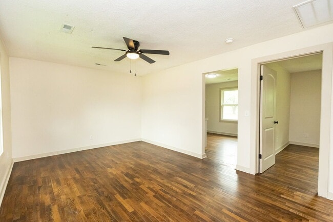 Building Photo - 804 Grandview Ave