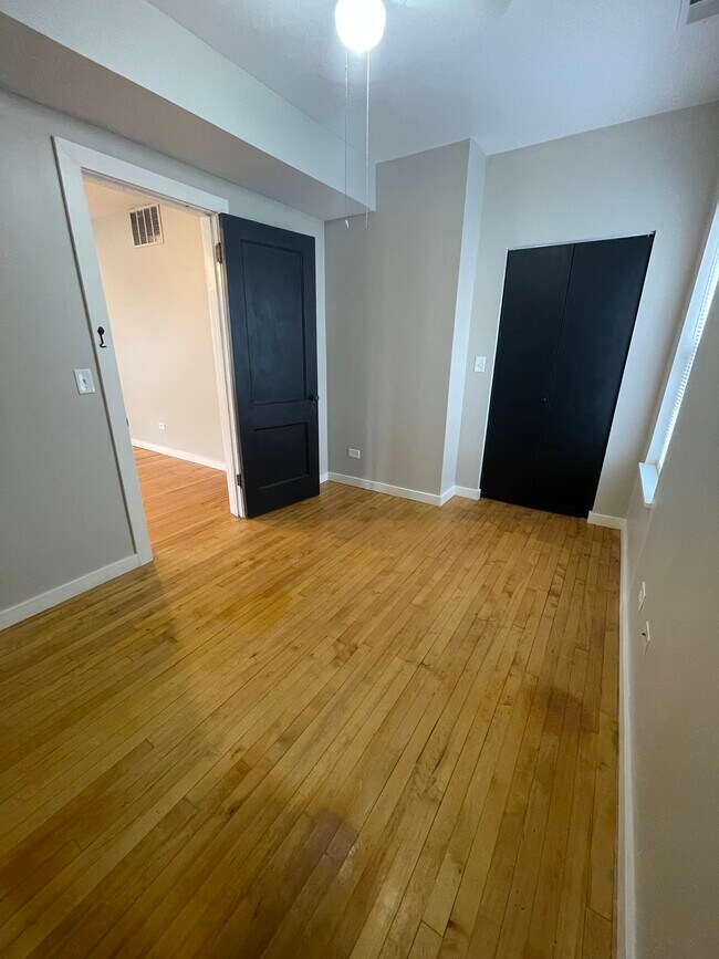 Foto del edificio - 3756 W Windsor Ave