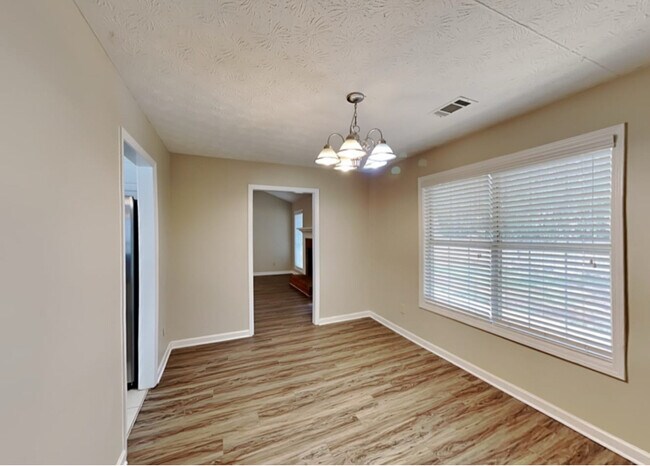 Foto del edificio - 810 Trellis Pond Ct