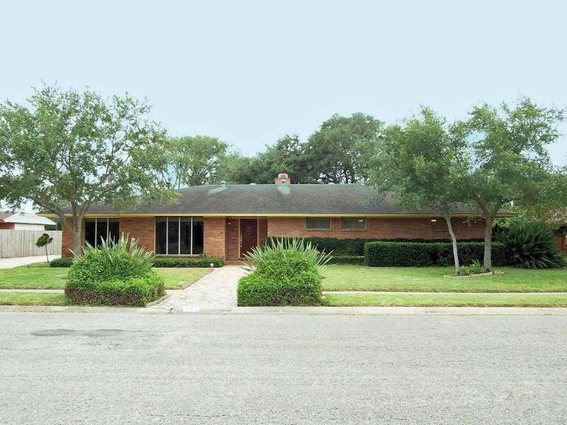 Primary Photo - 426 Miramar Pl