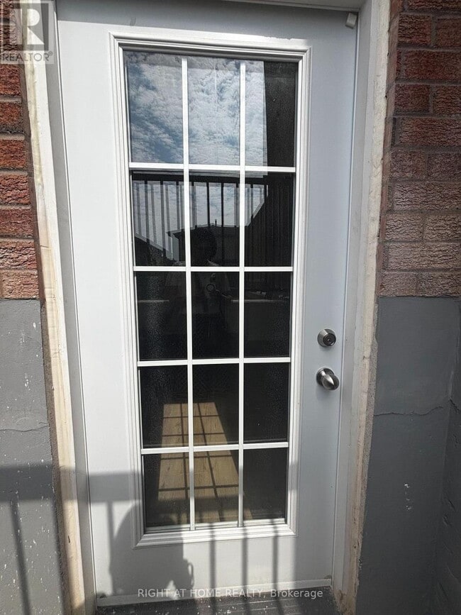 Building Photo - 1220 Grandview Dr