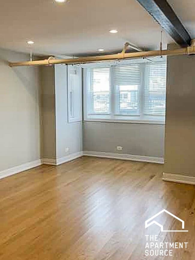 Building Photo - 4861 N Paulina St