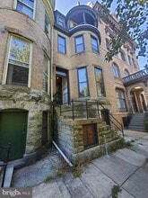 Building Photo - 2026 Mt Royal Terrace