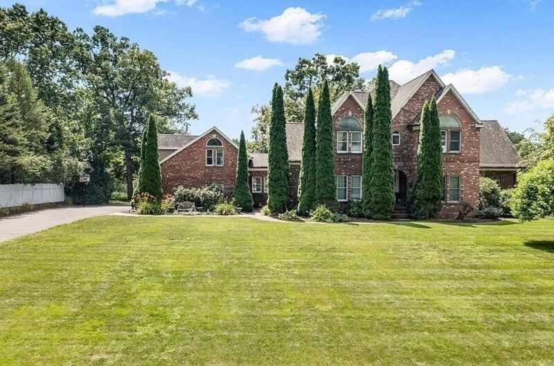 Foto principal - 575 Monson Rd