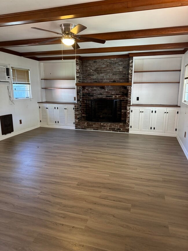 Building Photo - 4973 Greenway Rd