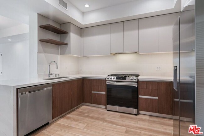 Foto del edificio - 1444 Rexford Dr