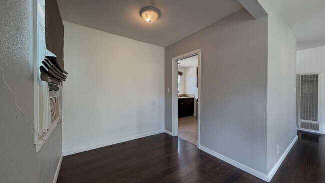 Foto del edificio - 853 W 4th St