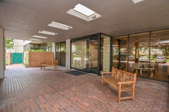 Photo - 15 Greenway Plz Apartment