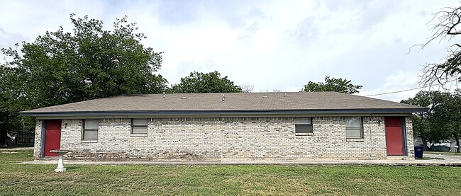 Building Photo - 205 W Washington Ave