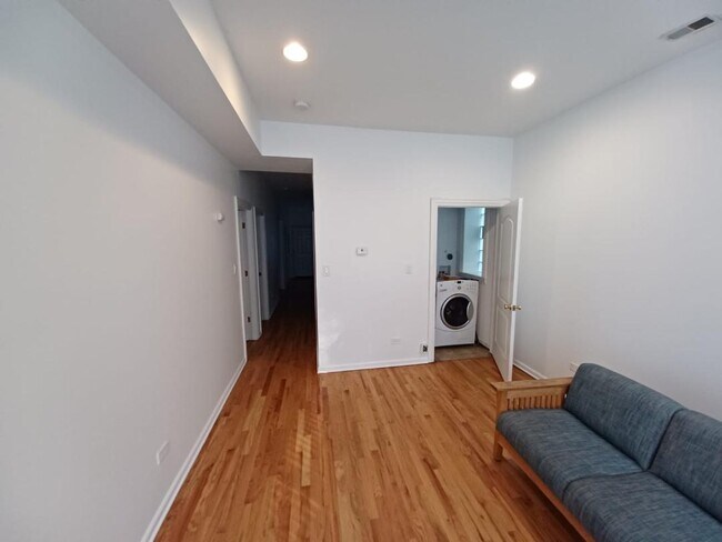 Building Photo - 2519 S Drake Ave
