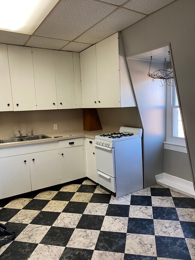 Cocina - 18 E Main St