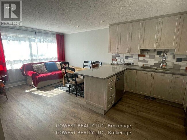 Photo du bâtiment - 158 Dixon Rd