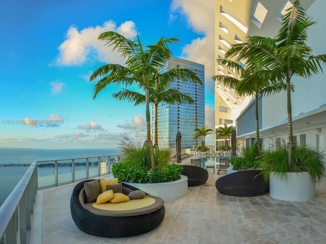 Foto del edificio - 1300 Brickell Bay Dr