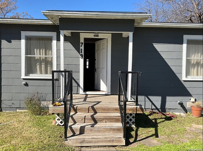 Foto del edificio - Charming 3-Bedroom Home in San Antonio - P...