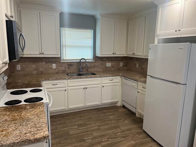 Foto del edificio - 2375 Virginia Ct