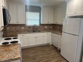 Building Photo - 2375 Virginia Ct
