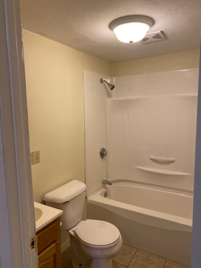 Building Photo - 226 Pearl St