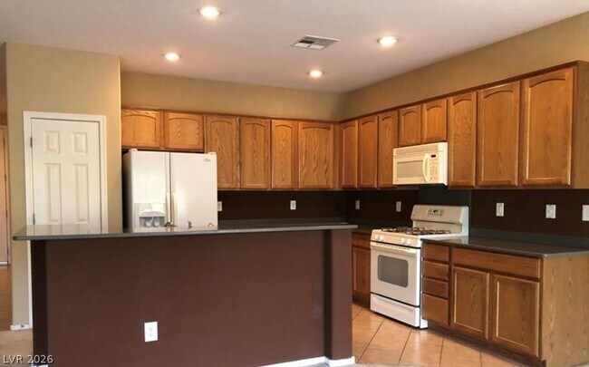 Building Photo - 2136 Crescent Heights Ave