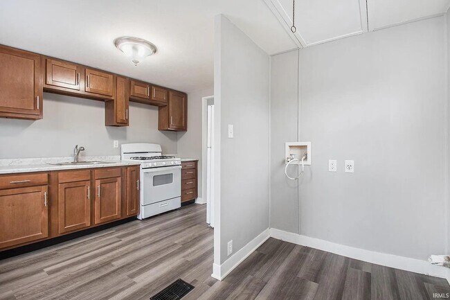 Foto del edificio - 1534 E Bowman St