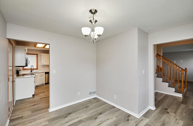 Foto del edificio - PRIVATE BACKYARD!! 4 Bed, 2.5 Bath in Ankeny