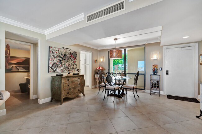 Foto del edificio - 134 Lakeshore Dr