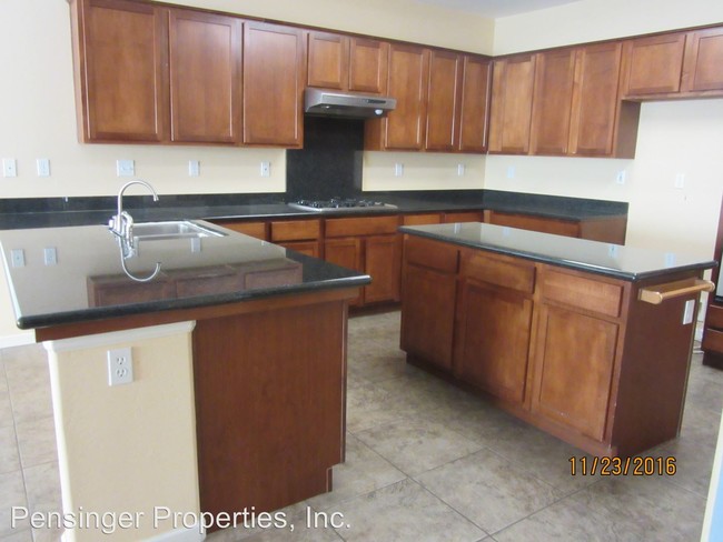 Building Photo - 12517 Great Country Dr
