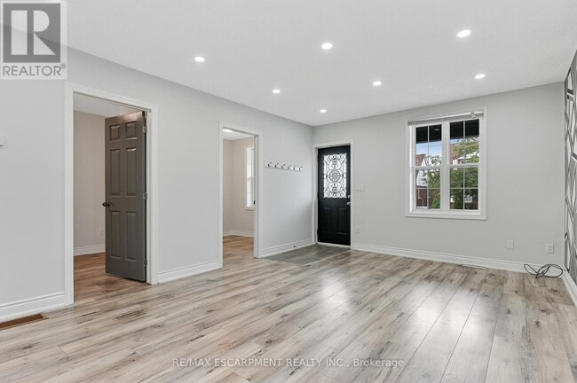 Building Photo - 54 Craigmiller Ave
